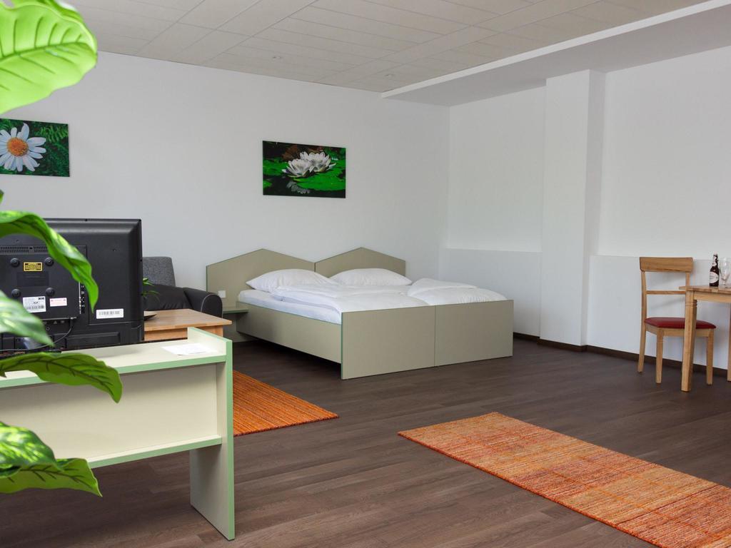 Winrooms Seminar Hotel&Apartments Wiener Neustadt Buitenkant foto