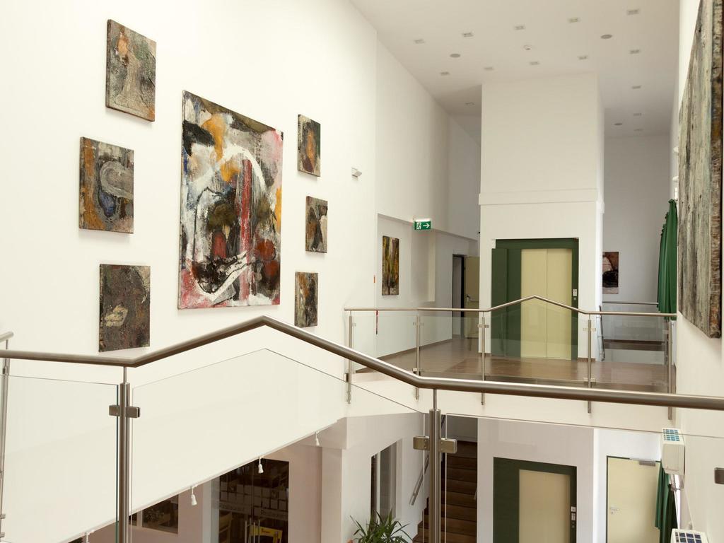 Winrooms Seminar Hotel&Apartments Wiener Neustadt Buitenkant foto