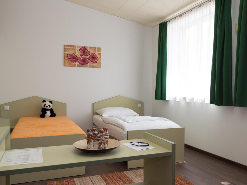 Winrooms Seminar Hotel&Apartments Wiener Neustadt Buitenkant foto