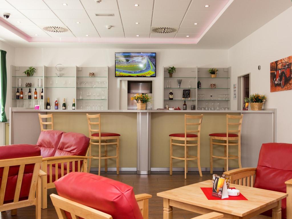 Winrooms Seminar Hotel&Apartments Wiener Neustadt Buitenkant foto