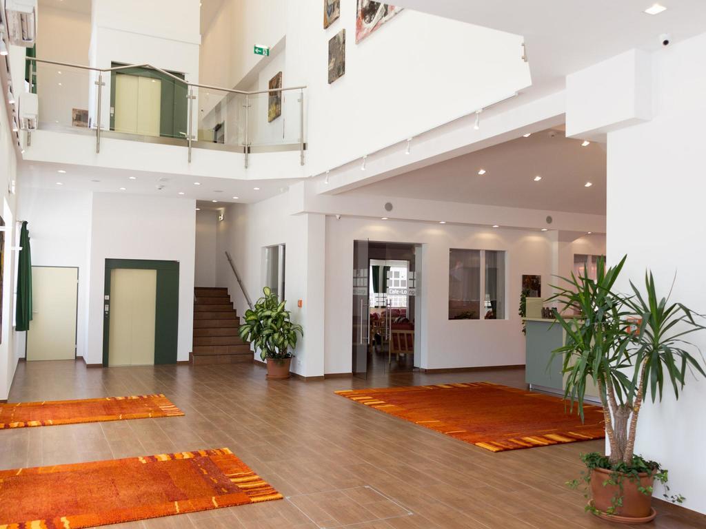 Winrooms Seminar Hotel&Apartments Wiener Neustadt Buitenkant foto